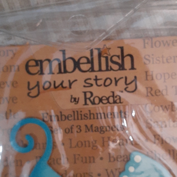 Demdaco Magnets, set of three - Picture 3 of 3